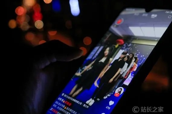 手机双开快手应用其中一个桌面图标上有锁是什么意思啊?怎么去掉？